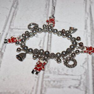 Beautiful silver beaded Santa Christmas Themed Charm bracelet 7"